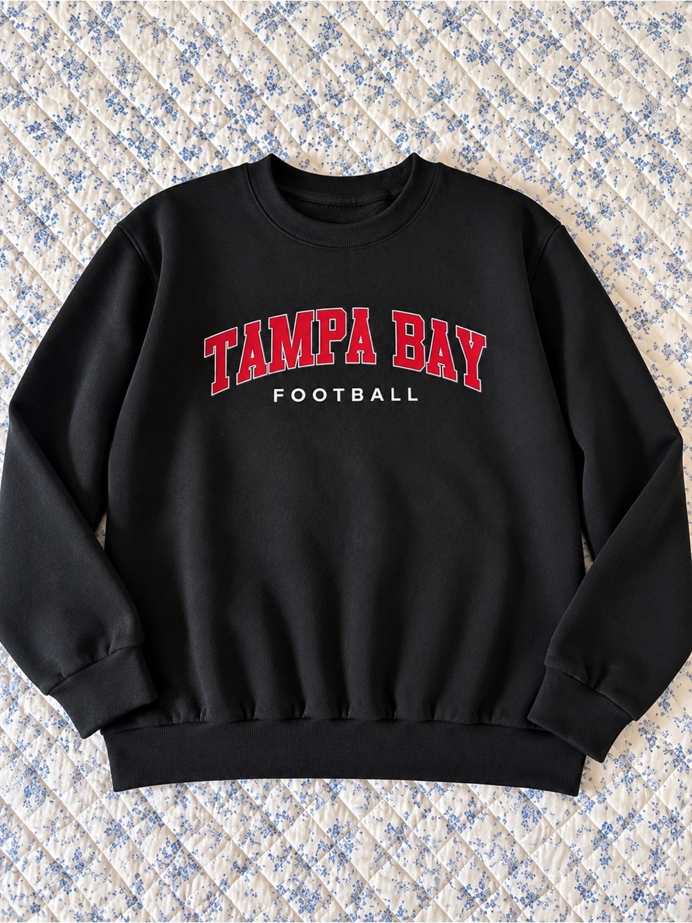 Tampa Bay Football Black Crewneck Sweatshirt Women’s Medium